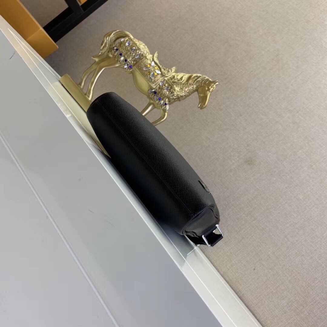 L0vis Vvtt0n Alex BB Taiga Leather Replica Messenger Bag M30265