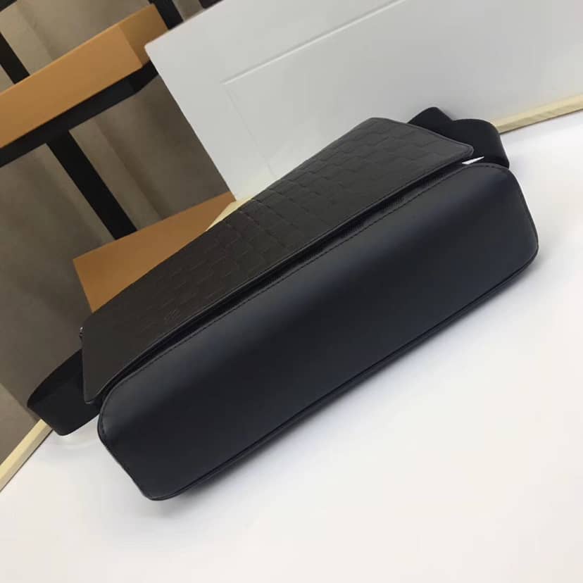 L0vis Vvtt0n District PM Damier Infini Leather Shoulder Bag Replica N41038