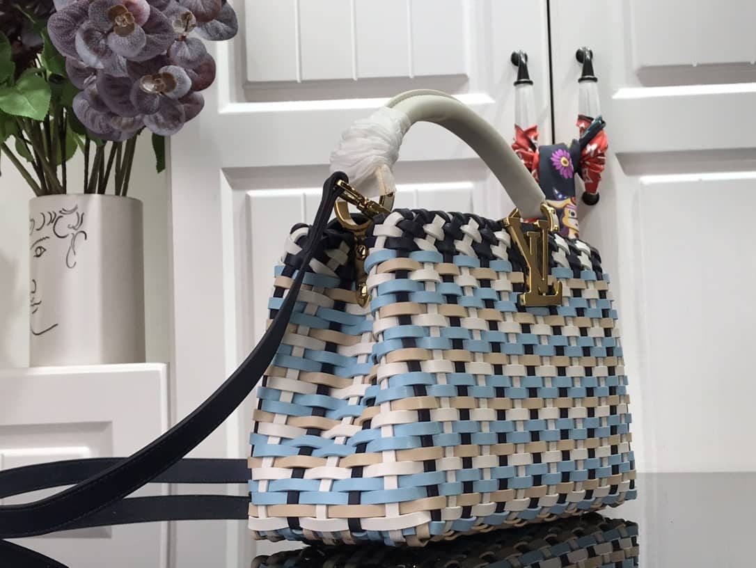 L0vis Vvtt0n Capucines Taurillon Hand Shoulder Bag Replica Blue M94519