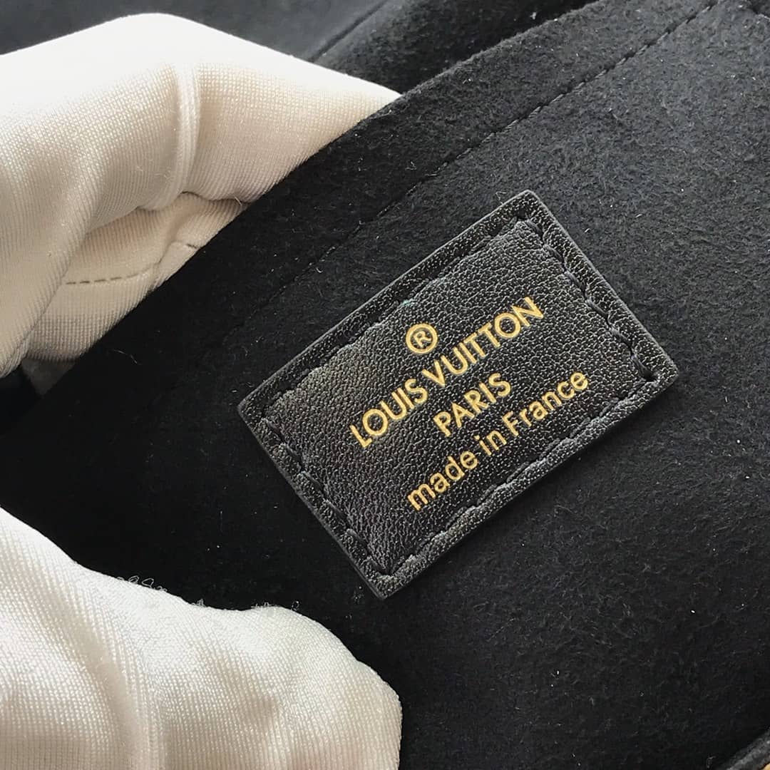 L0vis Vvtt0n Monogram Canvas BB Vanity Case Bag Replica M53369