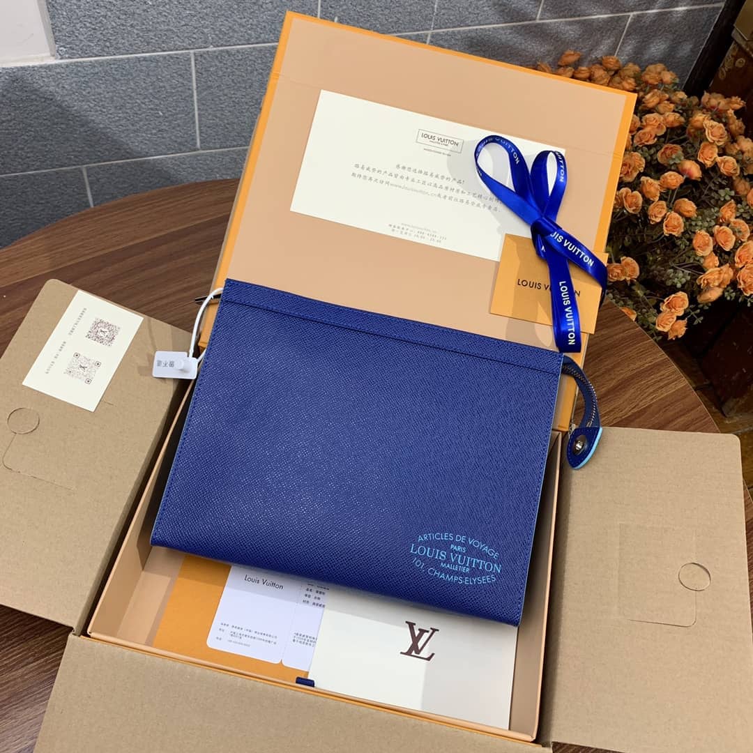 L0vis Vvtt0n Pochette Voyage MM Pouch Blue M30395 Replica