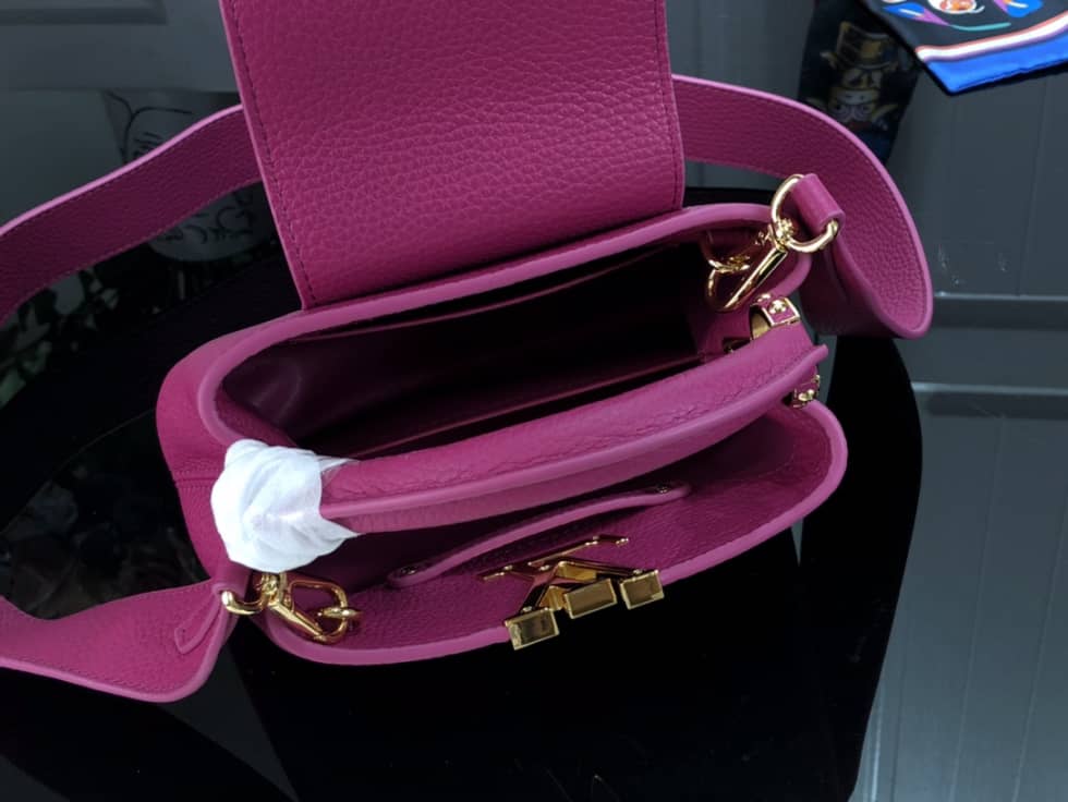 L0vis Vvtt0n Capucines MM Rose M59066 Replica Shoulder Bag