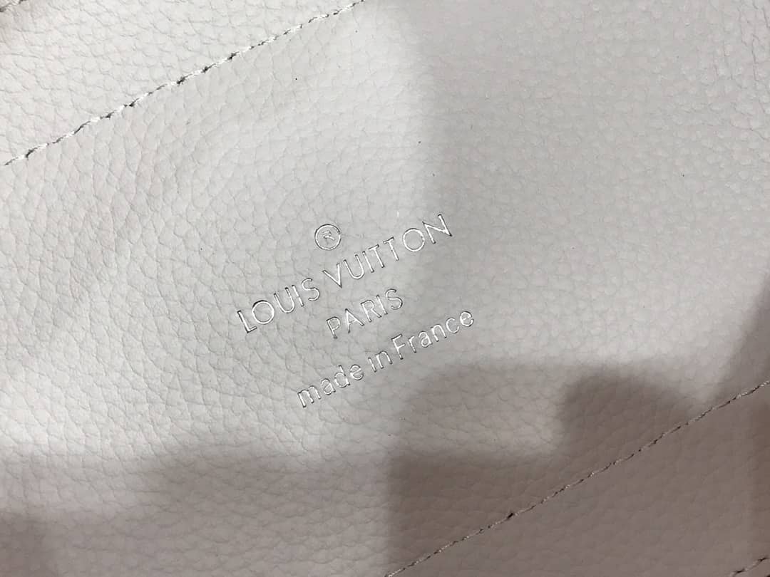 L0vis Vvtt0n Hina PM Mahina Leather Bag Replica Pink M54350