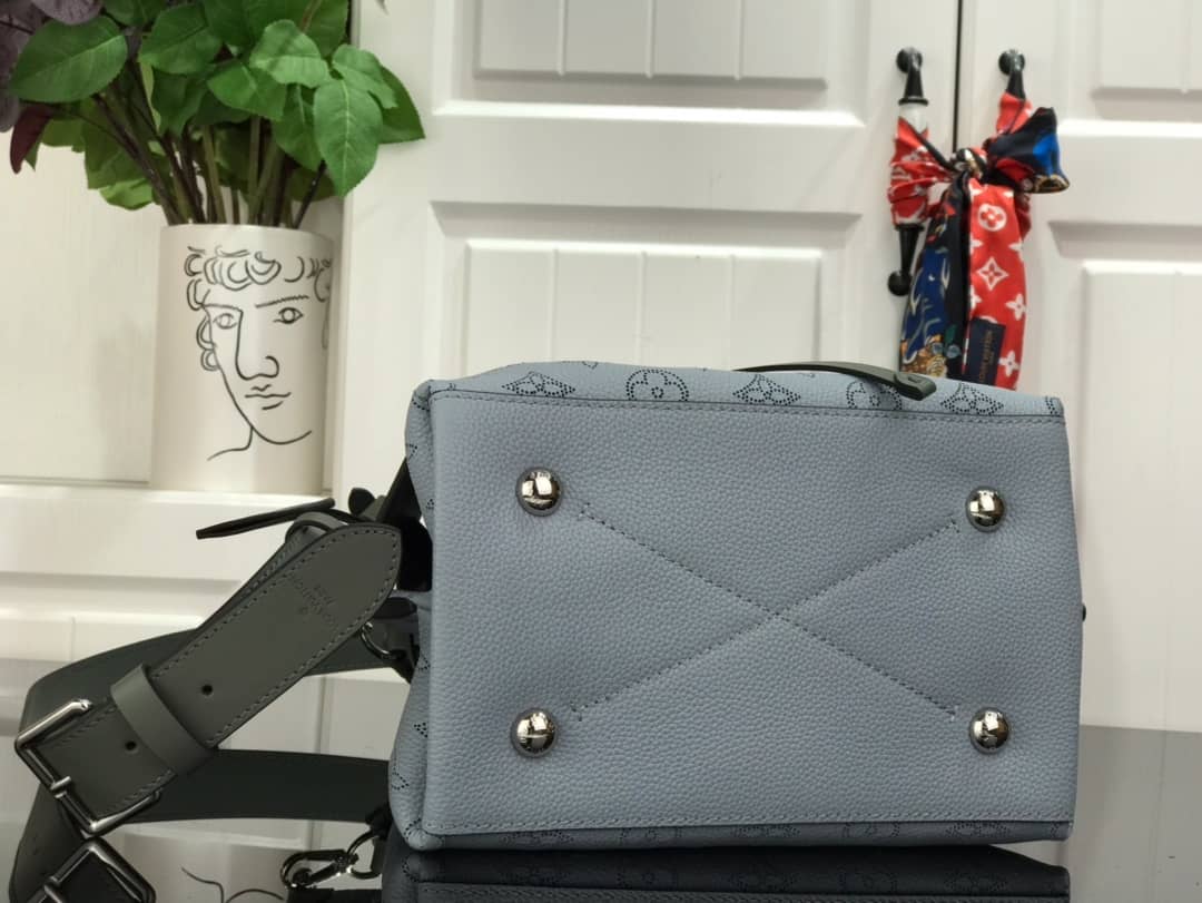 L0vis Vvtt0n Mahina Muria Replica Handbag Blue Gray M55801