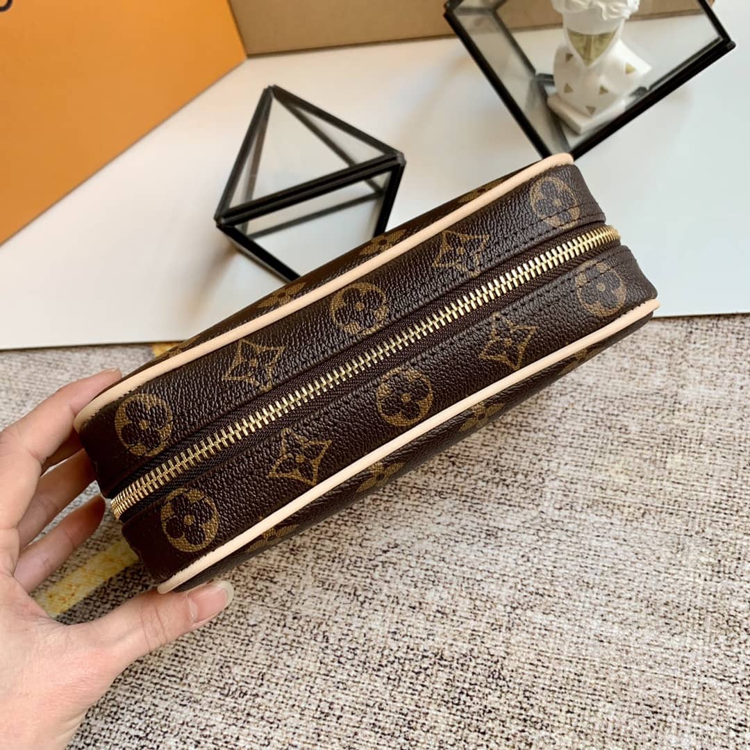 L0vis Vvtt0n Monogram Trousse Toilette Clutch Replica M47522