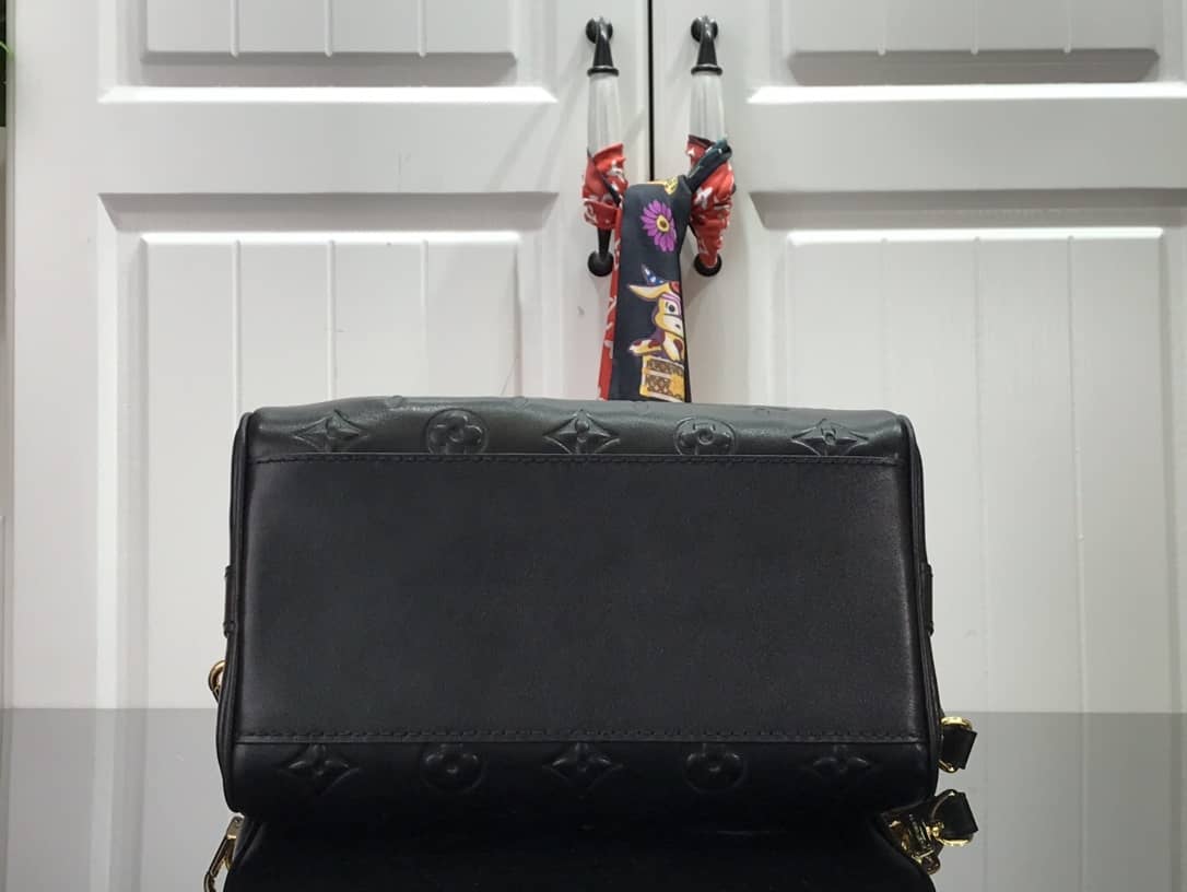 L0vis Vvtt0n Replica Bags Speedy Bandouliere 22 Gold Chain M58631