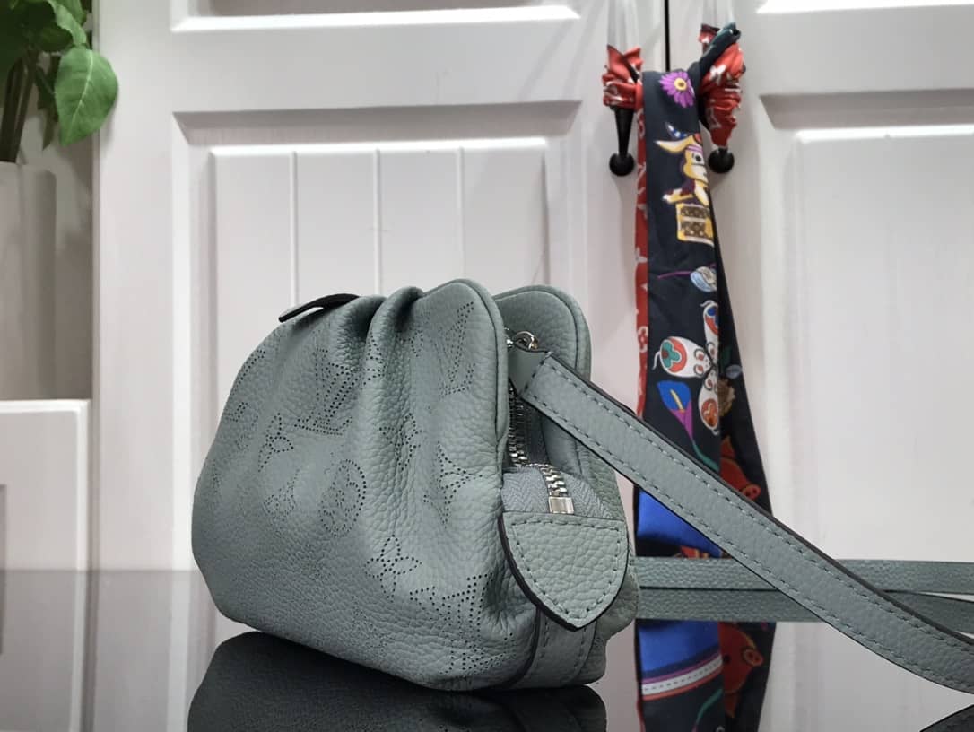 L0vis Vvtt0n Scala Mini Replica Pouch Blue M80092