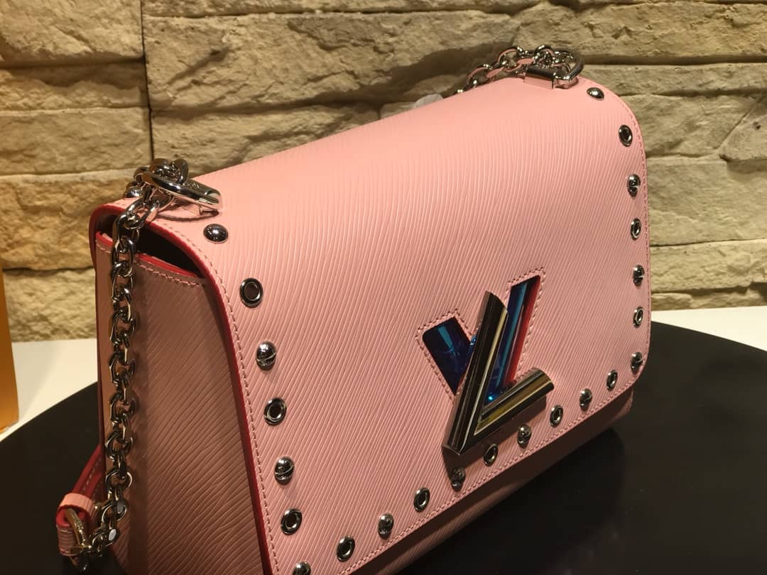 L0vis Vvtt0n Twist MM Inspired Chain Shoulder Bag