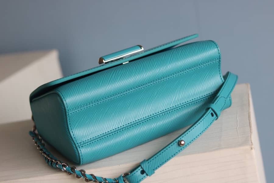 L0vis Vvtt0n Twist MM Chain Leather Replica Bag Green M50282