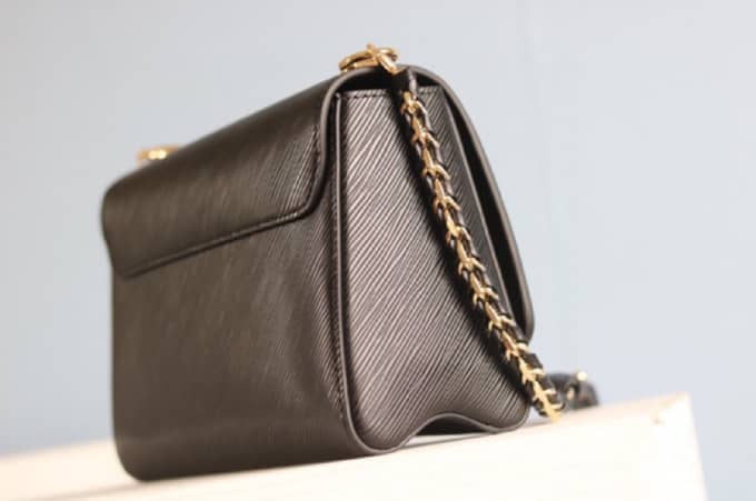 L0vis Vvtt0n Twist MM Chain Leather Replica Bag Black M50282