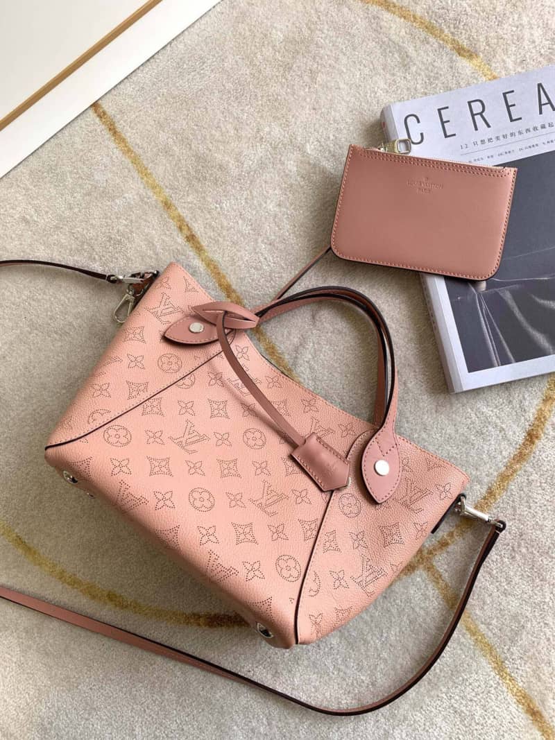 L0vis Vvtt0n Mahina Hina PM Leather Tote Replica Pink M54353