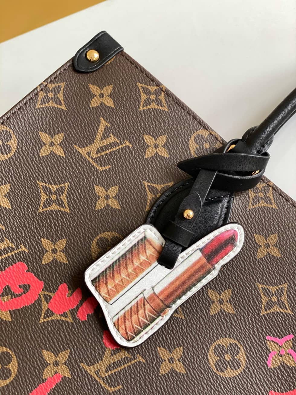 L0vis Vvtt0n Onthego Medium Handbag M45888 Replica Tote