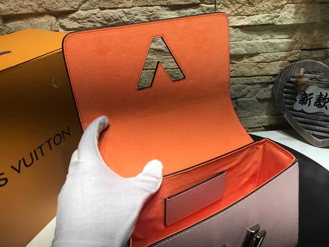 L0vis Vvtt0n Twist MM Bag Blue M50296 Replica