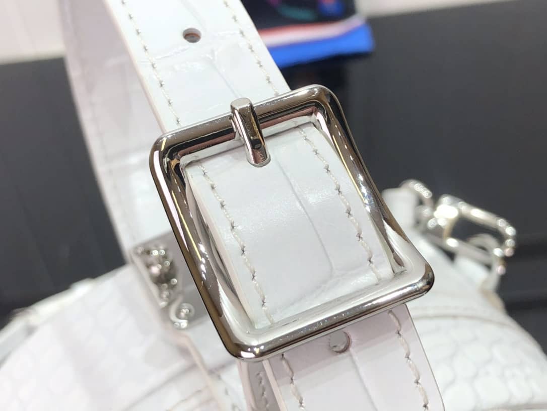 L0vis Vvtt0n Petite Boite Chapeau Crocodilien Brillant Replica Bag White N93597