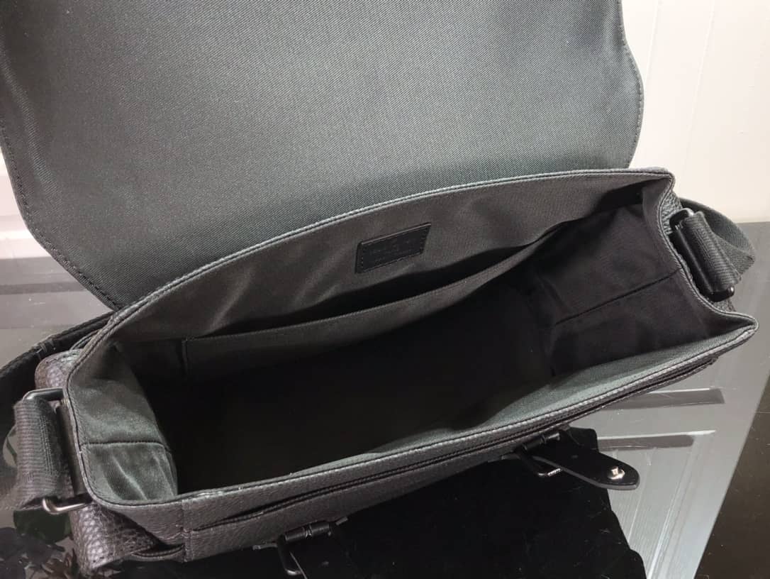 L0vis Vvtt0n Trunk Taurillon Leather Messenger Bag Replica Black M58494