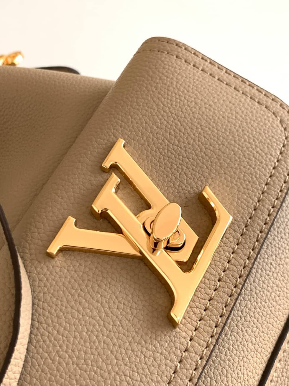 L0vis Vvtt0n Lockme Grained Calf Leather Greige M57688 Replica Bucket Bag