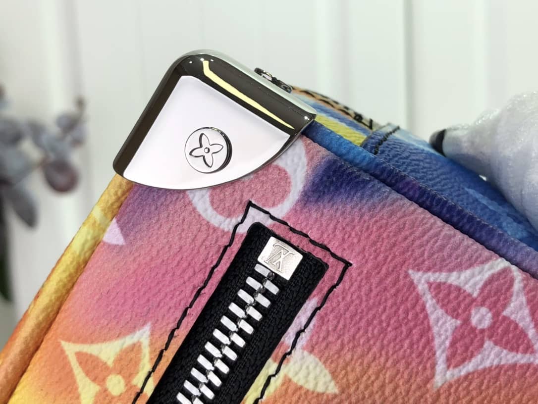 Where Can I Buy Best Quality LV Petite Malle Chain Box