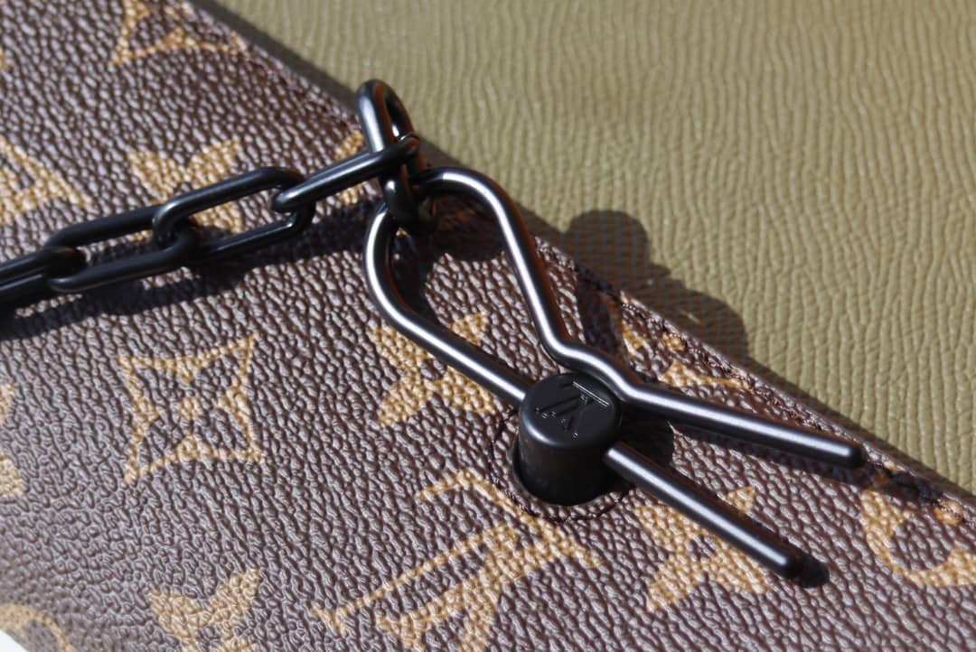 L0vis Vvtt0n Pochette Dupe Voyage Steamer Replica Handbag Green M30583