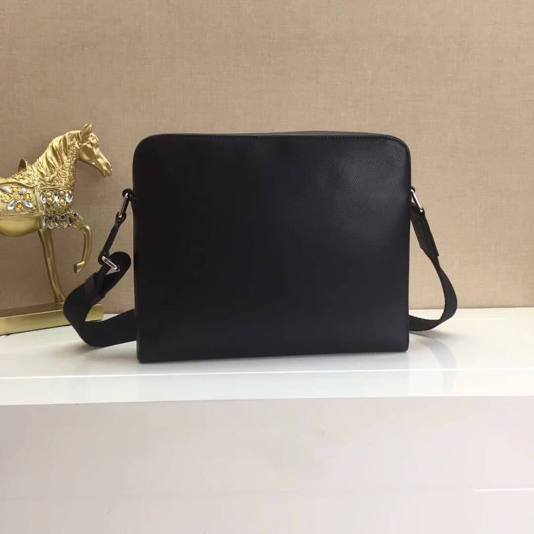 L0vis Vvtt0n Anton Messenger PM Taiga Leather Replica Bag M34411