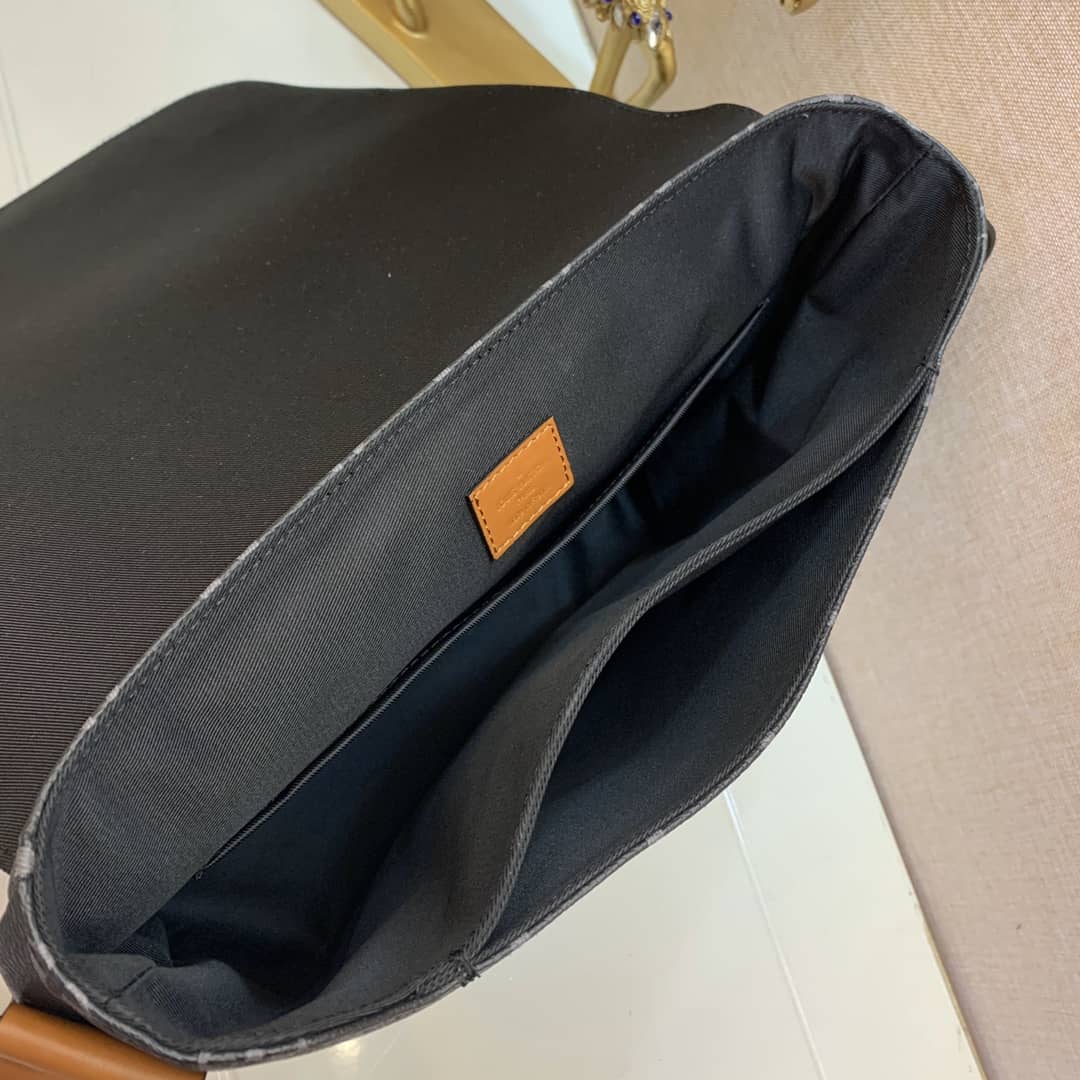 L0vis Vvtt0n District MM Monogram Eclipse Messenger Bag Replica M40239