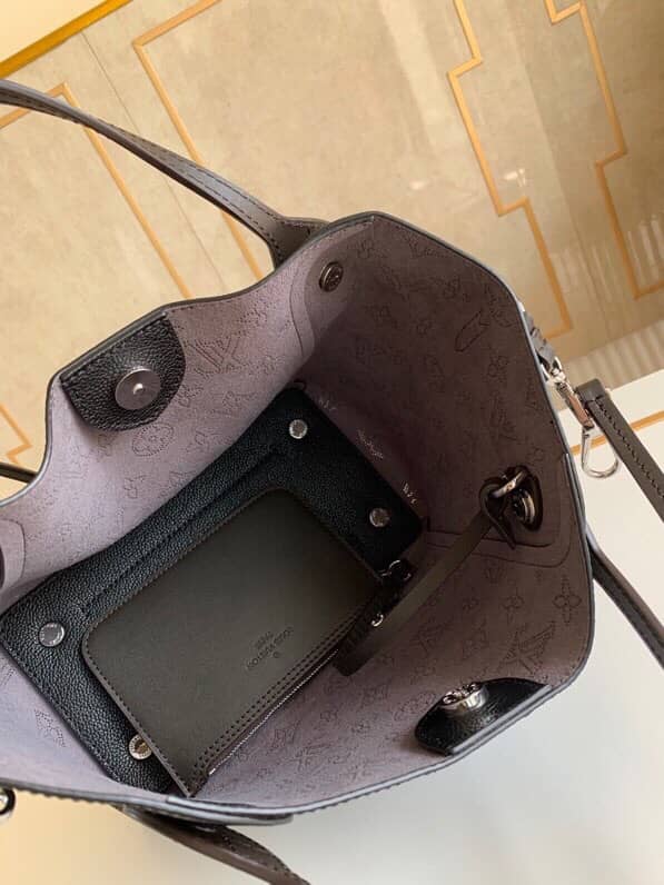 L0vis Vvtt0n Mahina Hina PM Leather Tote Replica Black M54353