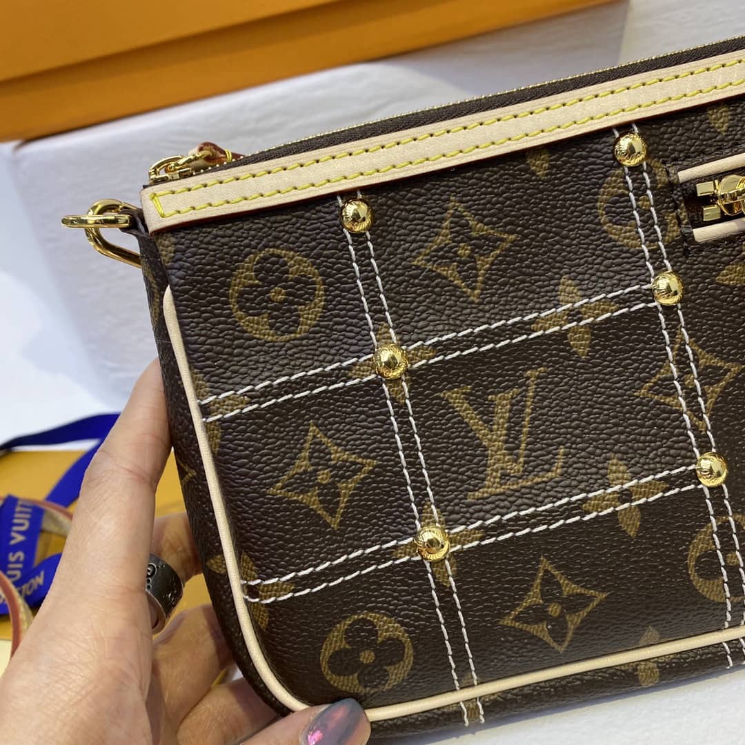 L0vis Vvtt0n Pochette Dupe Monogram Riveting Accessories M51980 Brown