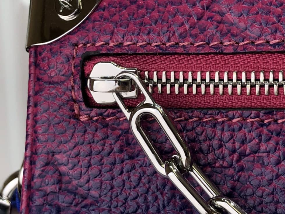 L0vis Vvtt0n Mini Soft Trunk Taurillon Blue/Pink M81219 Replica Shoulder Bag