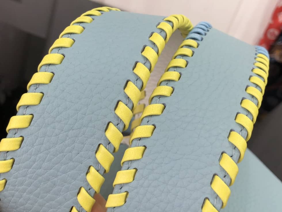 L0vis Vvtt0n Capucines Mini M57945 Replica Shoulder Bag