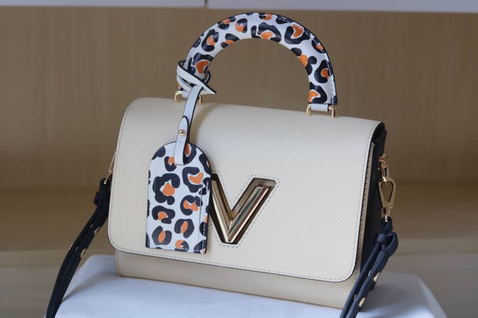 L0vis Vvtt0n Twist Leopard Handle Bag Epi Leather PM M50362 Replica Shoulder Bag