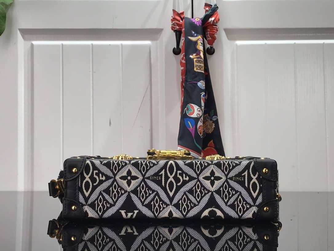 L0vis Vvtt0n Since 1854 Petite Malle Replica Bag Black M57212