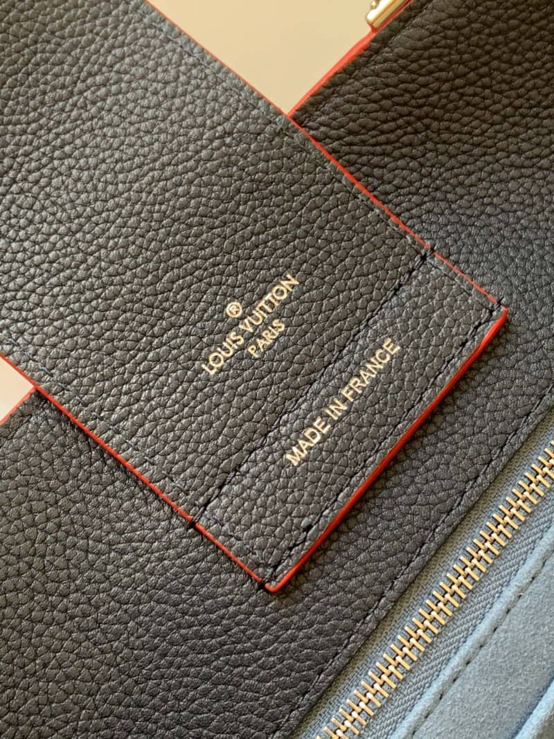 L0vis Vvtt0n Lockme Day Tote Replica M53645