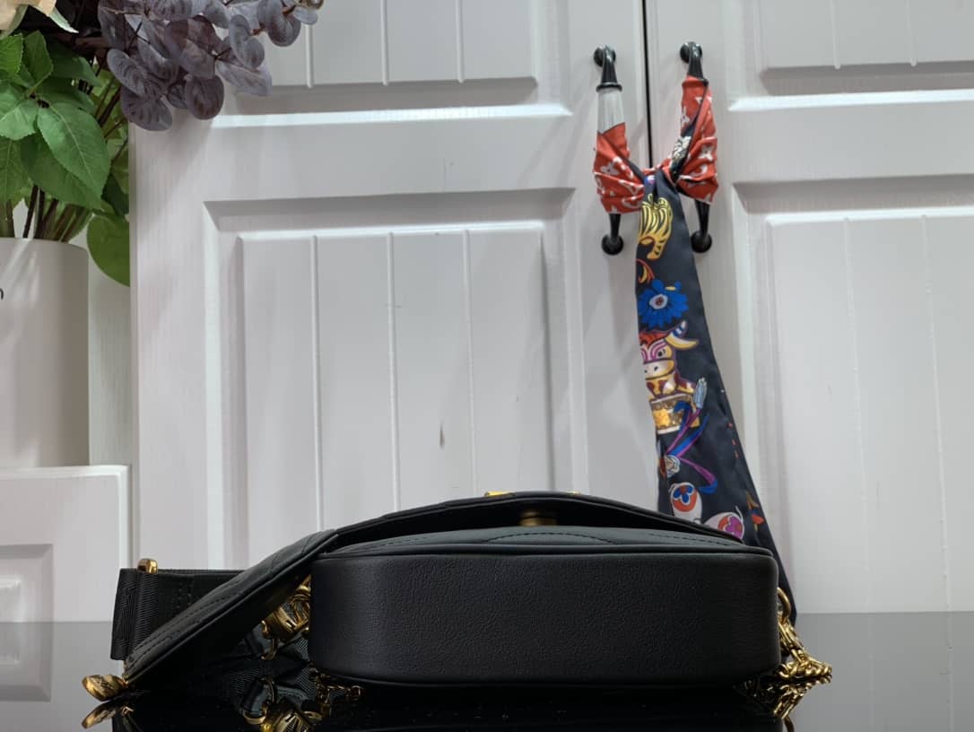 L0vis Vvtt0n New Wave Multi Replica Pochette Black M56466