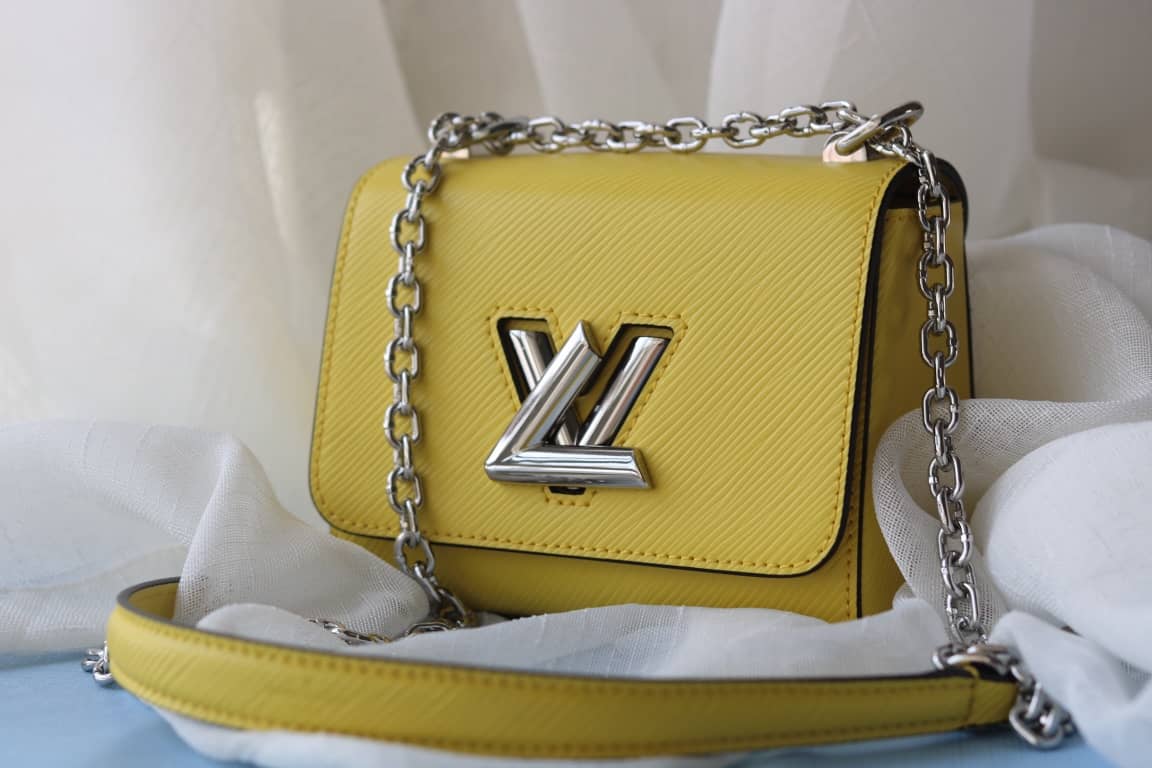 L0vis Vvtt0n Replica Twist MM Epi Leather Bag Yellow