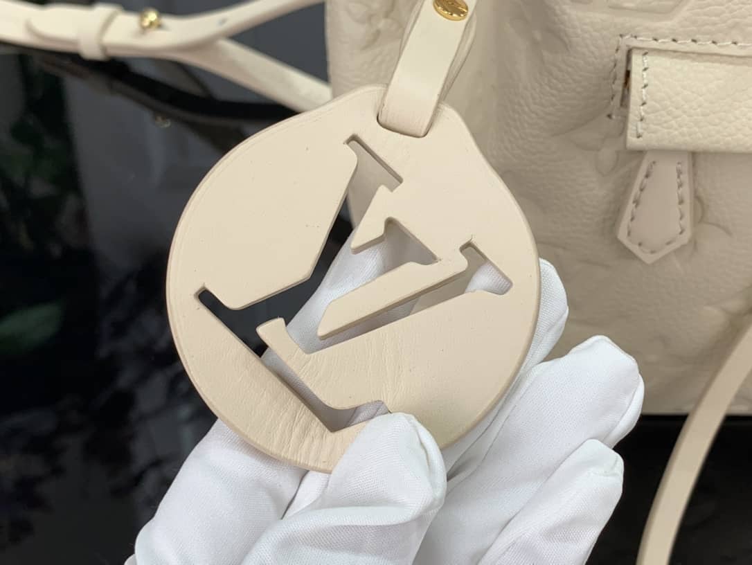 L0vis Vvtt0n Ann Platt Montsouris PM Noir Leather Replica Backpack Cream M45205