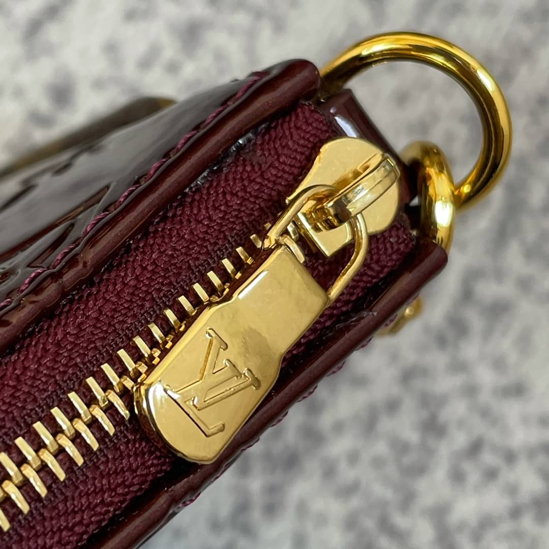 L0vis Vvtt0n Pochette Dupe  Monogram Vernis Accessories Pouch Purple M58009