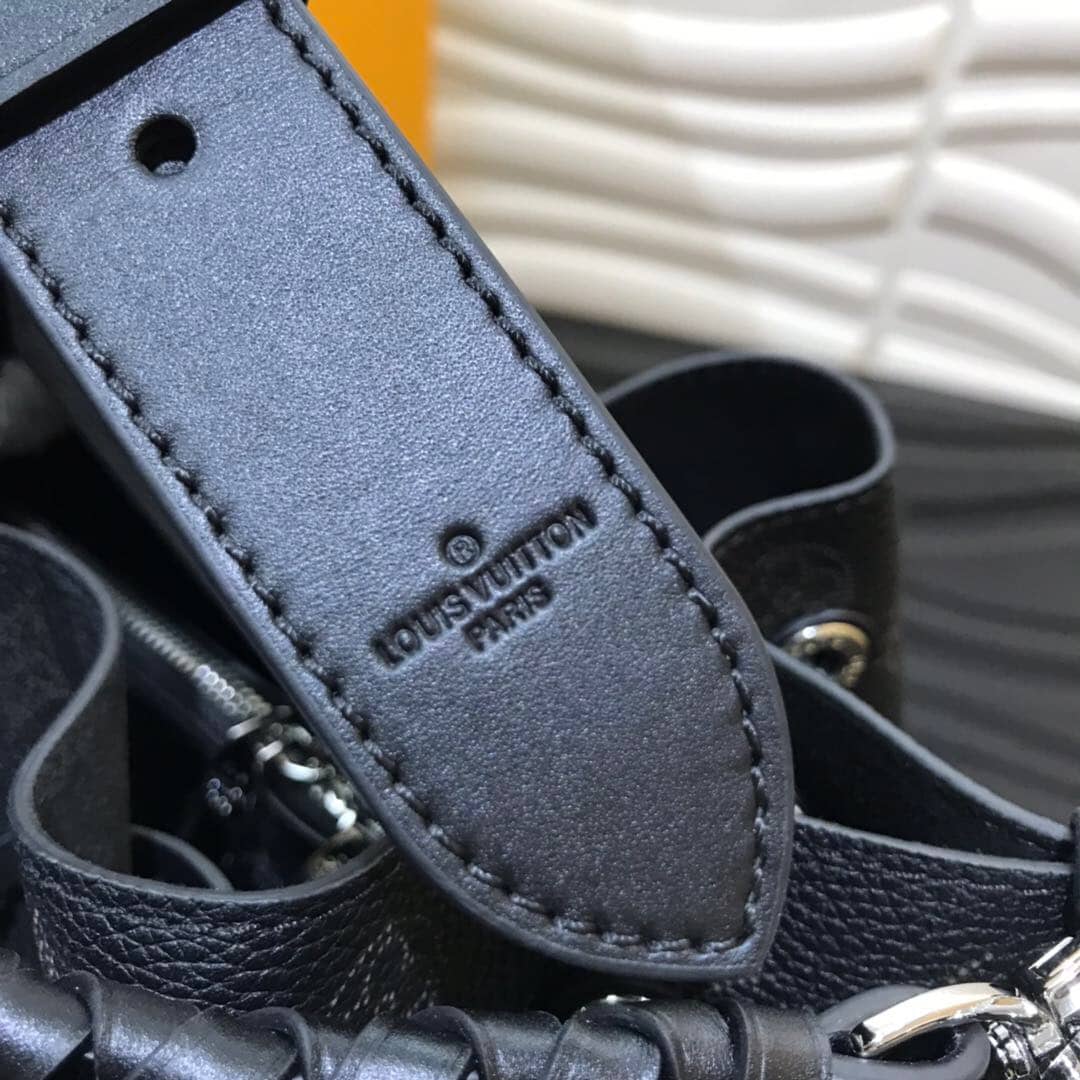 L0vis Vvtt0n Mahina Muria Replica Handbag Black M55801