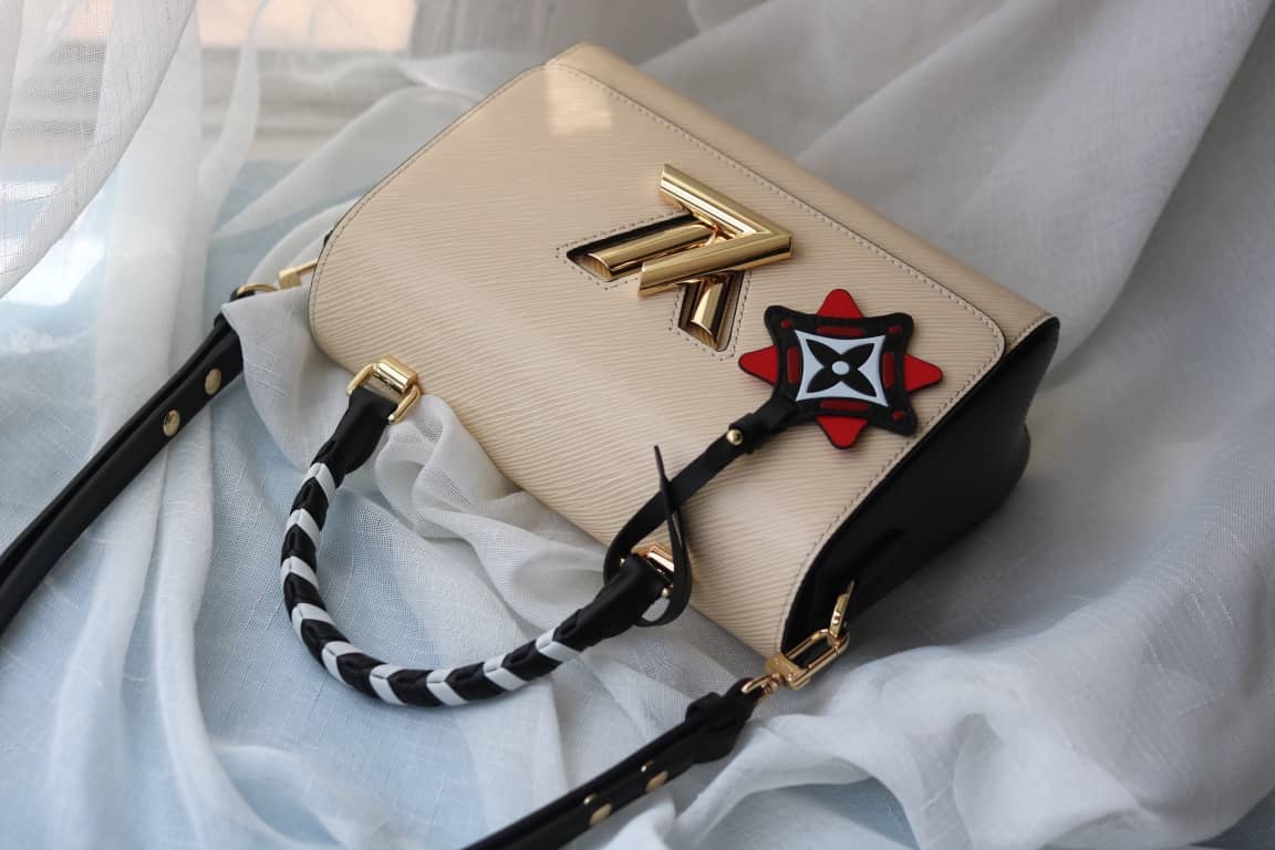 L0vis Vvtt0n Textured Epi Leather Twist Series Bag Beige