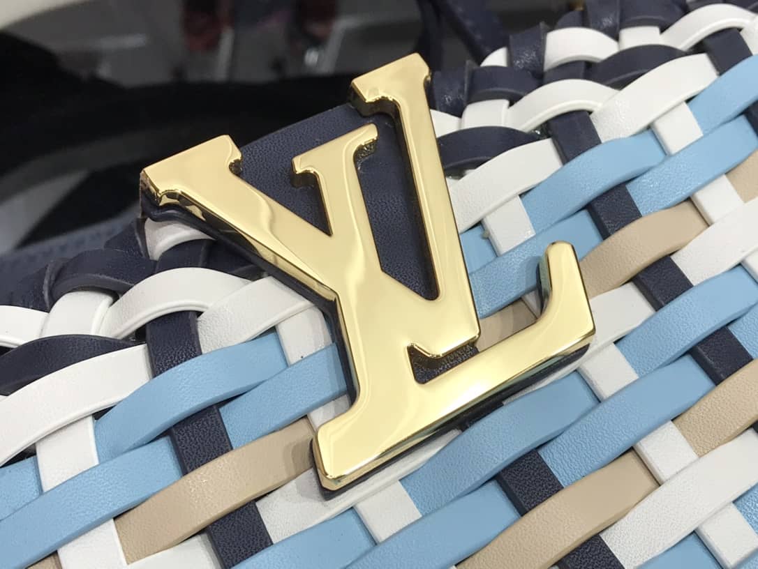 L0vis Vvtt0n Capucines Taurillon Shoulder Bag Replica Blue M94519