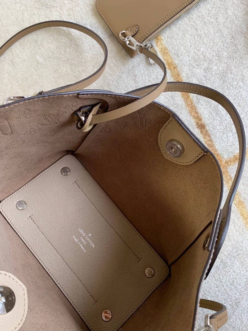 L0vis Vvtt0n Mahina Hina PM Leather Tote Replica Apricot M54353