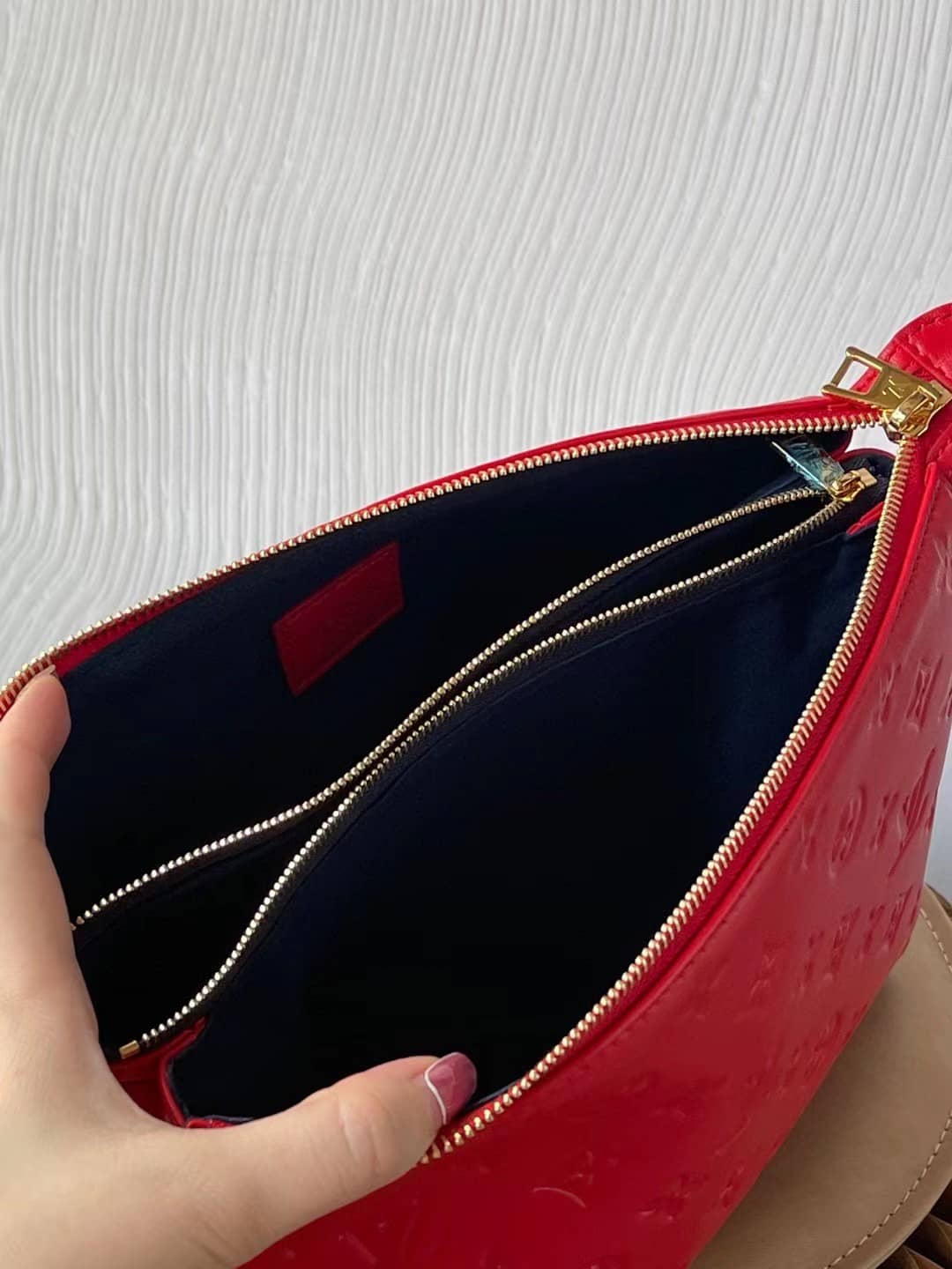 L0vis Vvtt0n Coussin PM Gold Chain Rouge Red M57792 Replica Shoulder Bag