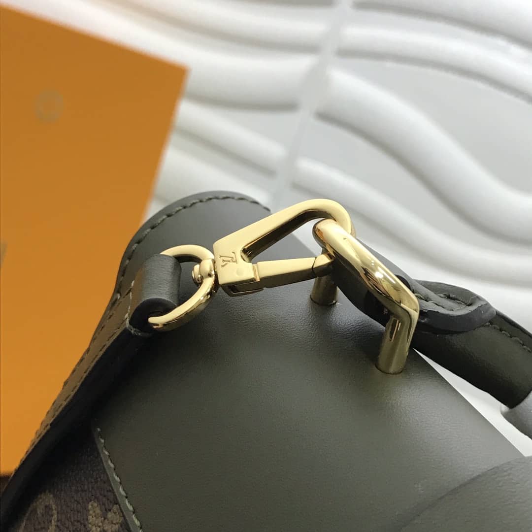 L0vis Vvtt0n Locky BB Replica Crossbody Bag Green M44321