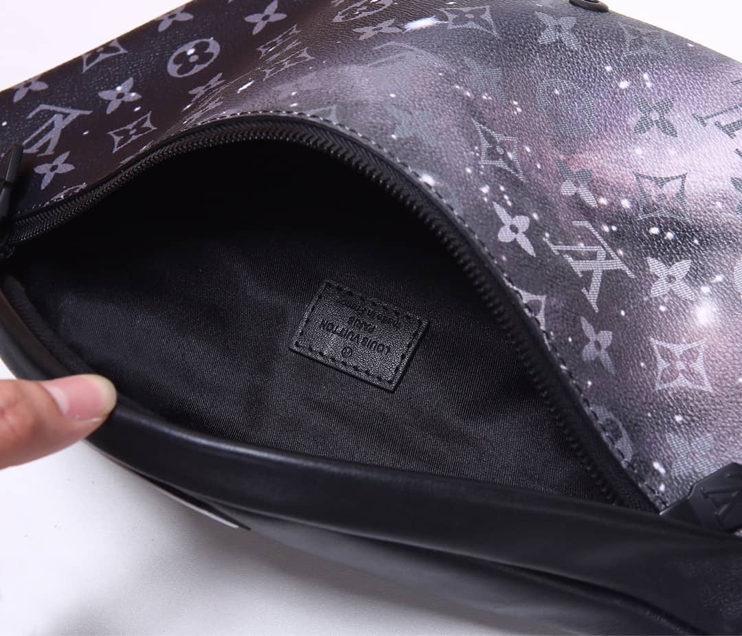 L0vis Vvtt0n Monogram Galaxy Discovery Replica Belt Bag M44444