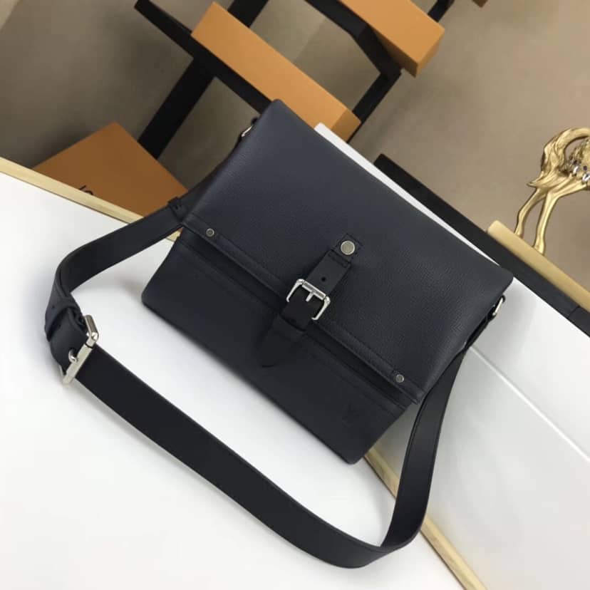 L0vis Vvtt0n Canyon PM Messenger Bag Replica M54963