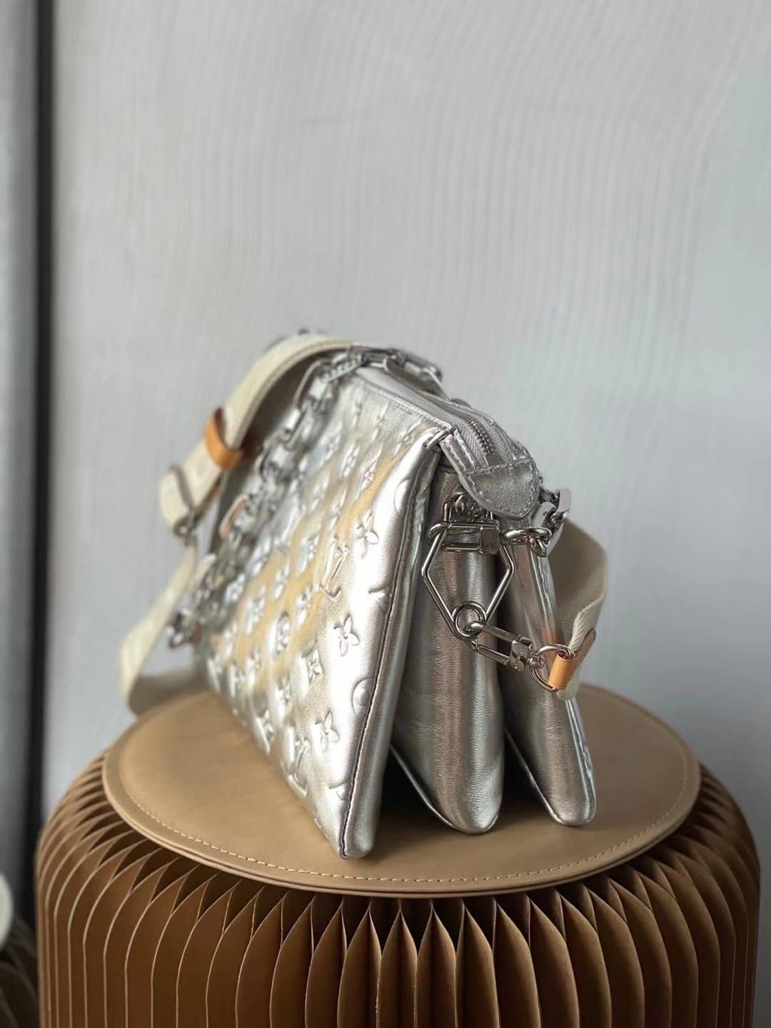 Best Replica L0vis Vvtt0n Coussin PM M57913 Replica Shoulder Bag(ColaReps)