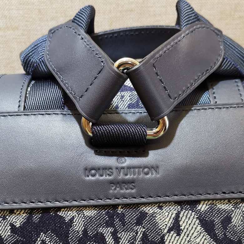 L0vis Vvtt0n Monogram Tapestry Christopher PM Replica Backpack M57280