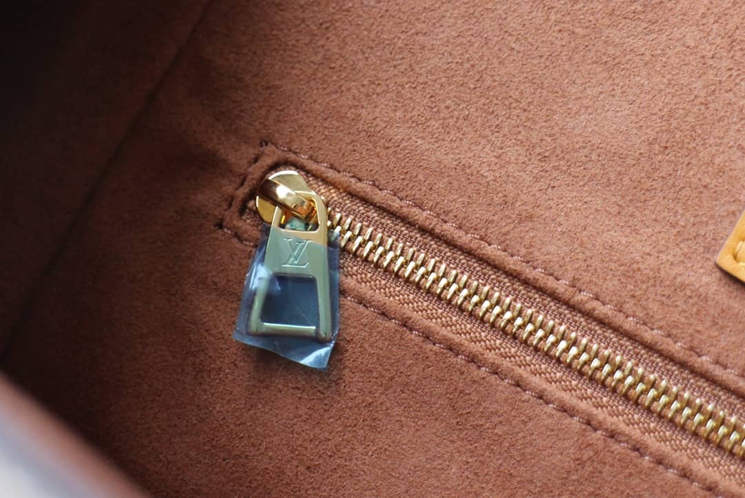 L0vis Vvtt0n Monogram Fold MM 2way Tote Replica White M45409