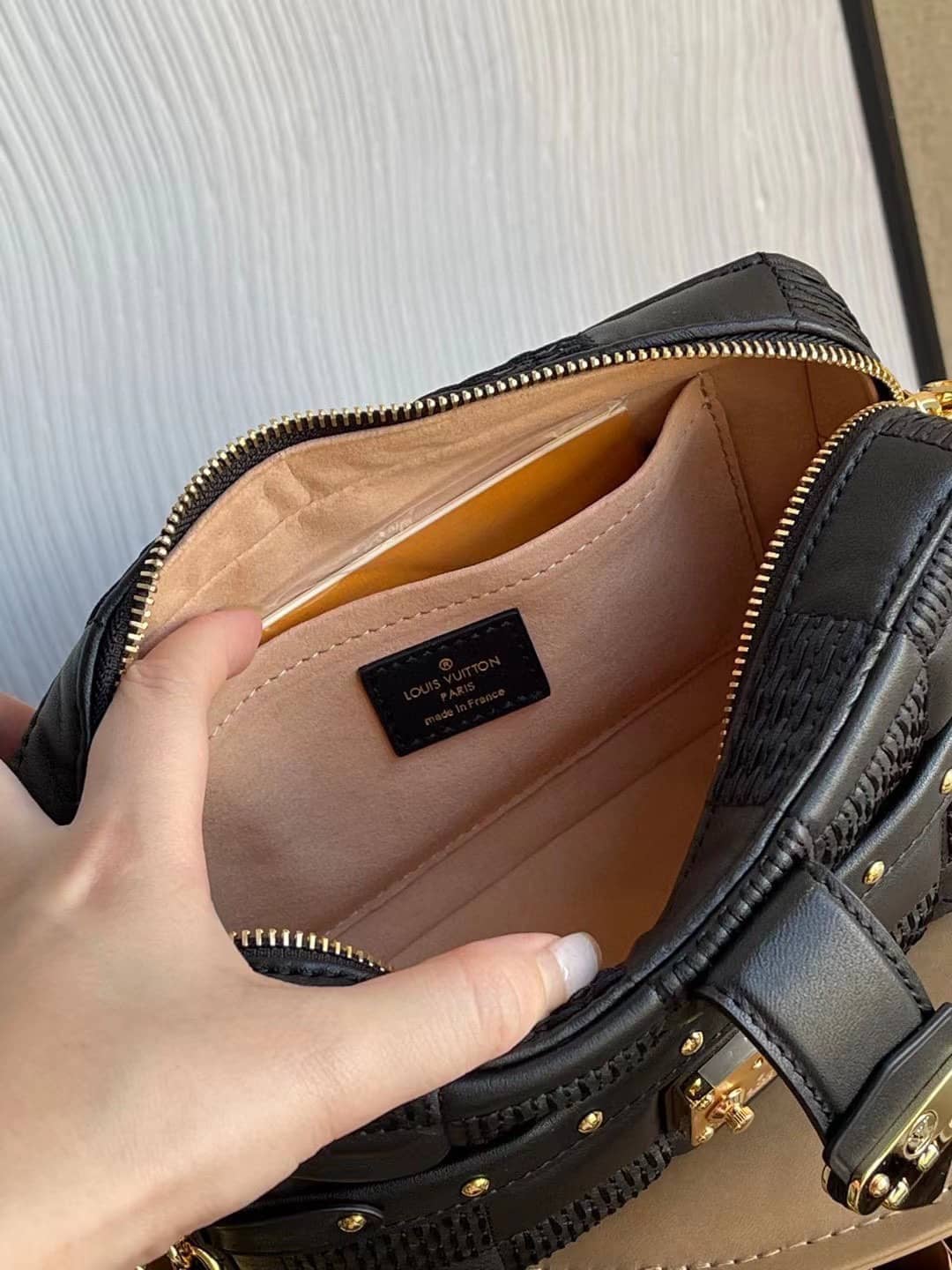 L0vis Vvtt0n Troca PM Black M59116 Replica Crossbody Bag