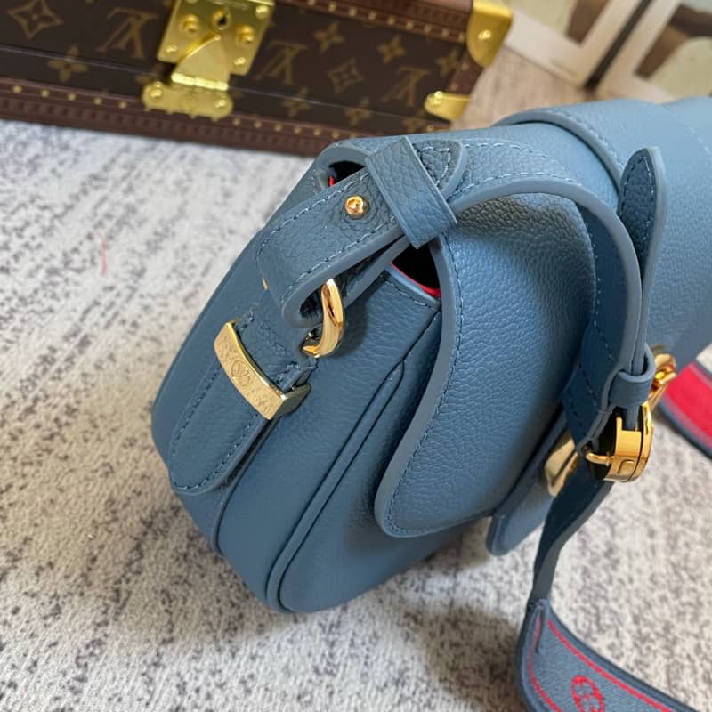 L0vis Vvtt0n Pont 9 Soft MM Grained Calfskin Leather Replica Bag Blue M58968