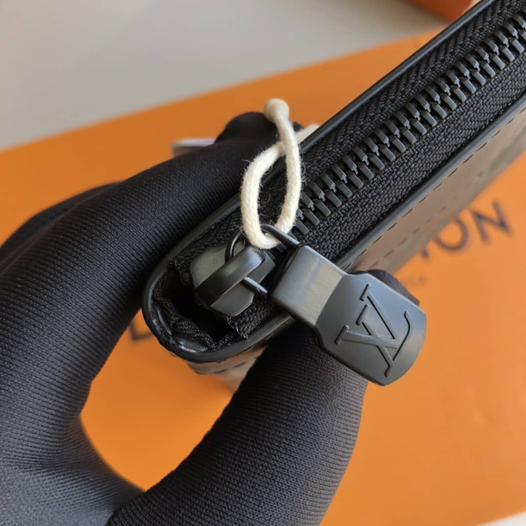 L0vis Vvtt0n Monogram Shadow Pochette Discovery Replica Clutch M62903