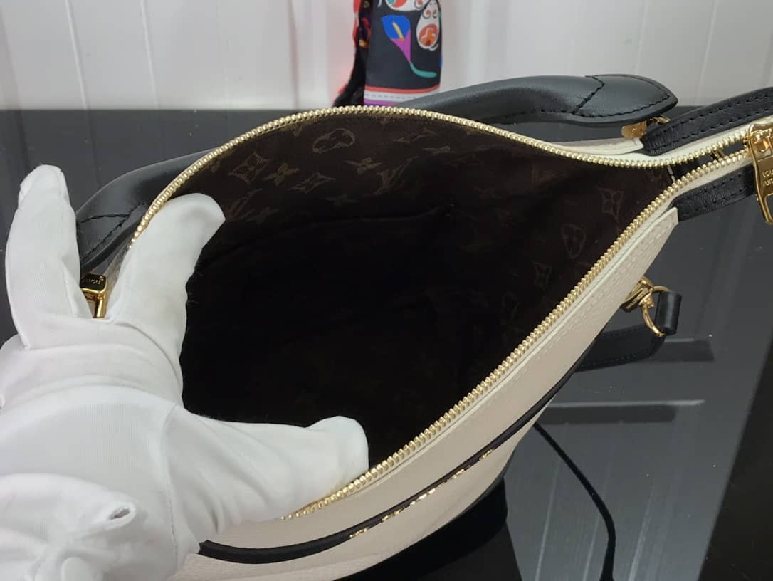 L0vis Vvtt0n Cruiser PM Calfskin Leather Replica Bag White M57934